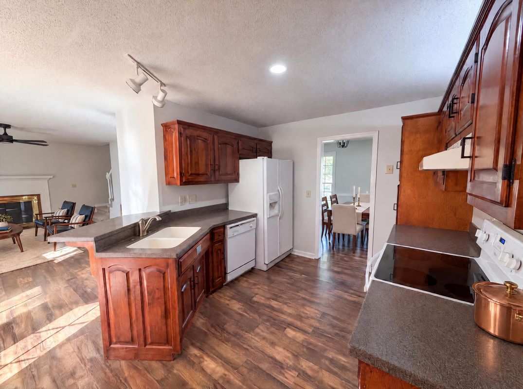 Property photo 2 of 518 Glenfield Cir