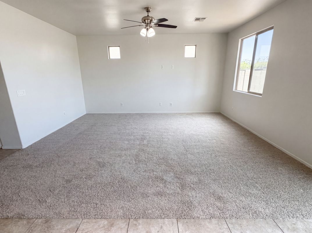 Property photo 3 of 18041 W Via Del Sol