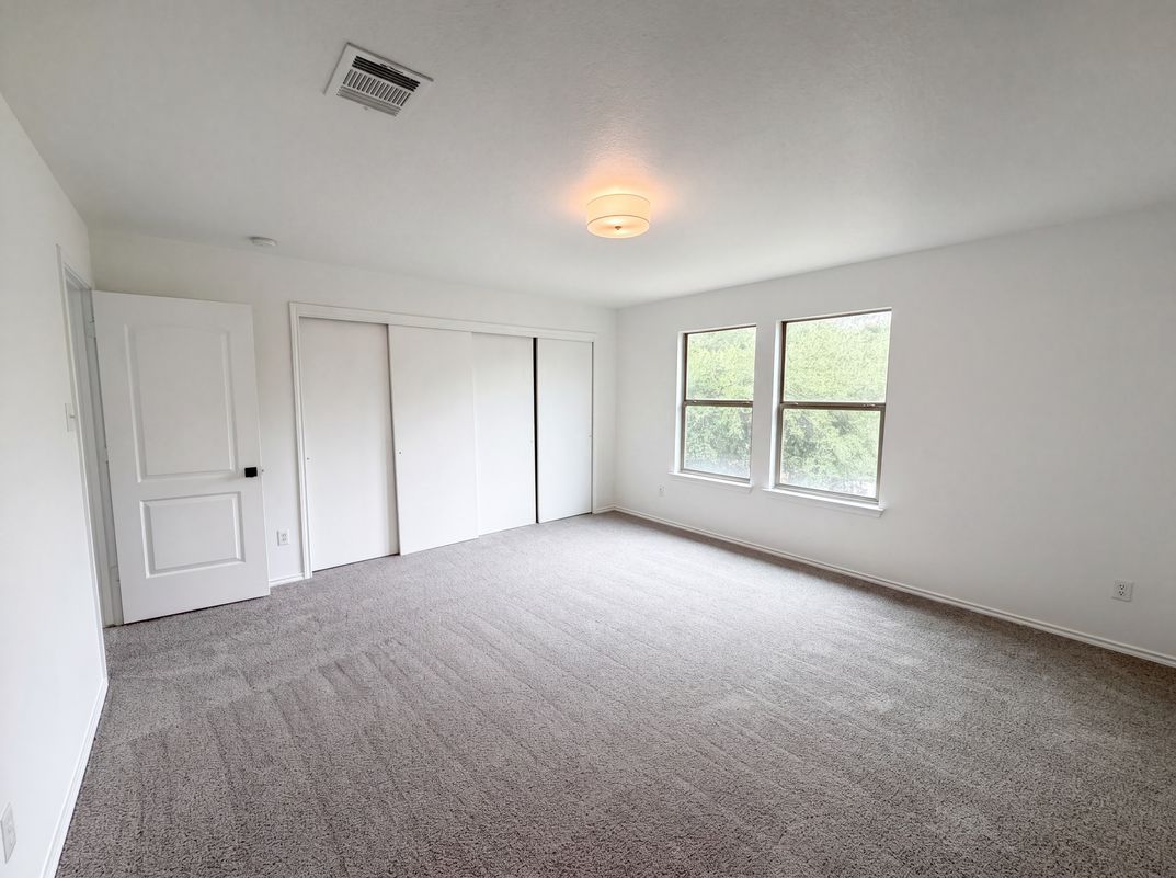 Photo 17 of 20 of 5406 S Hearsey Dr, Austin, TX