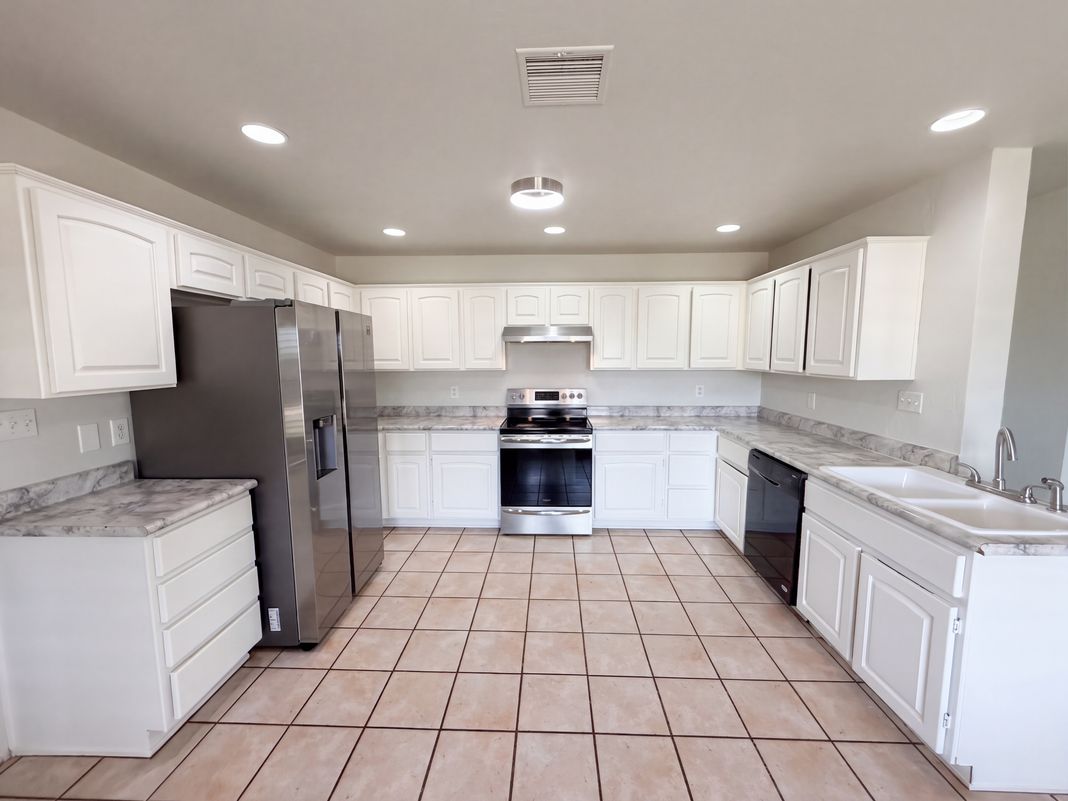 Property photo 2 of 6339 W Monterosa St