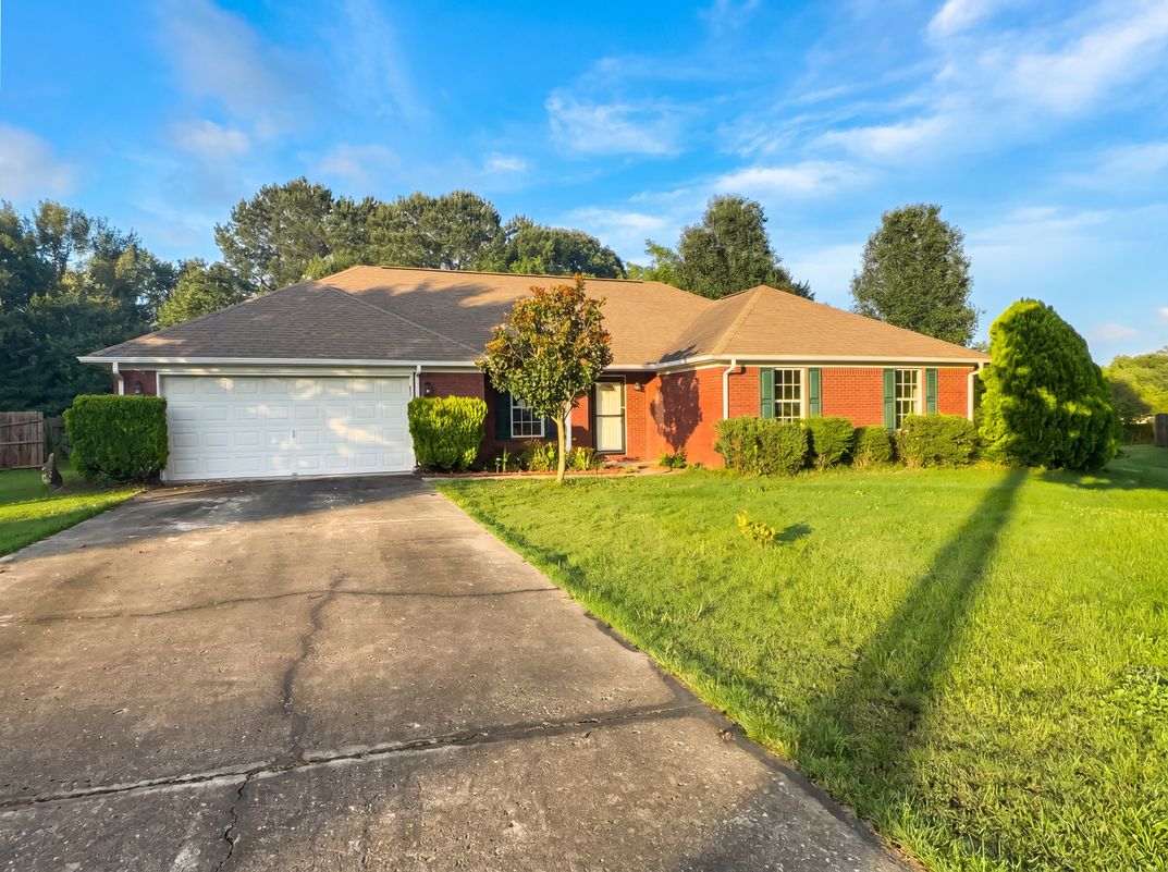 Property photo 1 of 223 Williston Dr