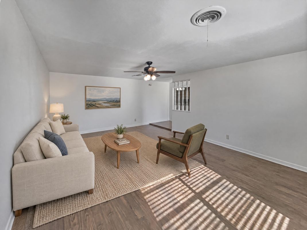 Property photo 3 of 1105 E 17th St