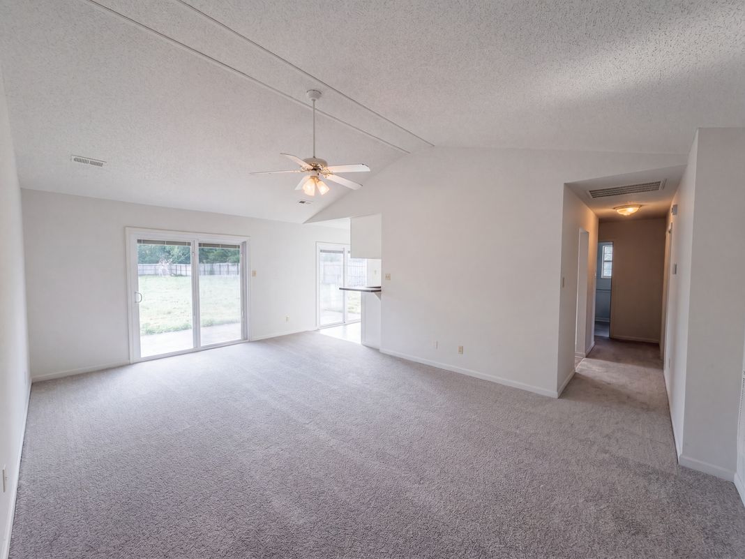 Property photo 3 of 758 Meadow Ridge Rd