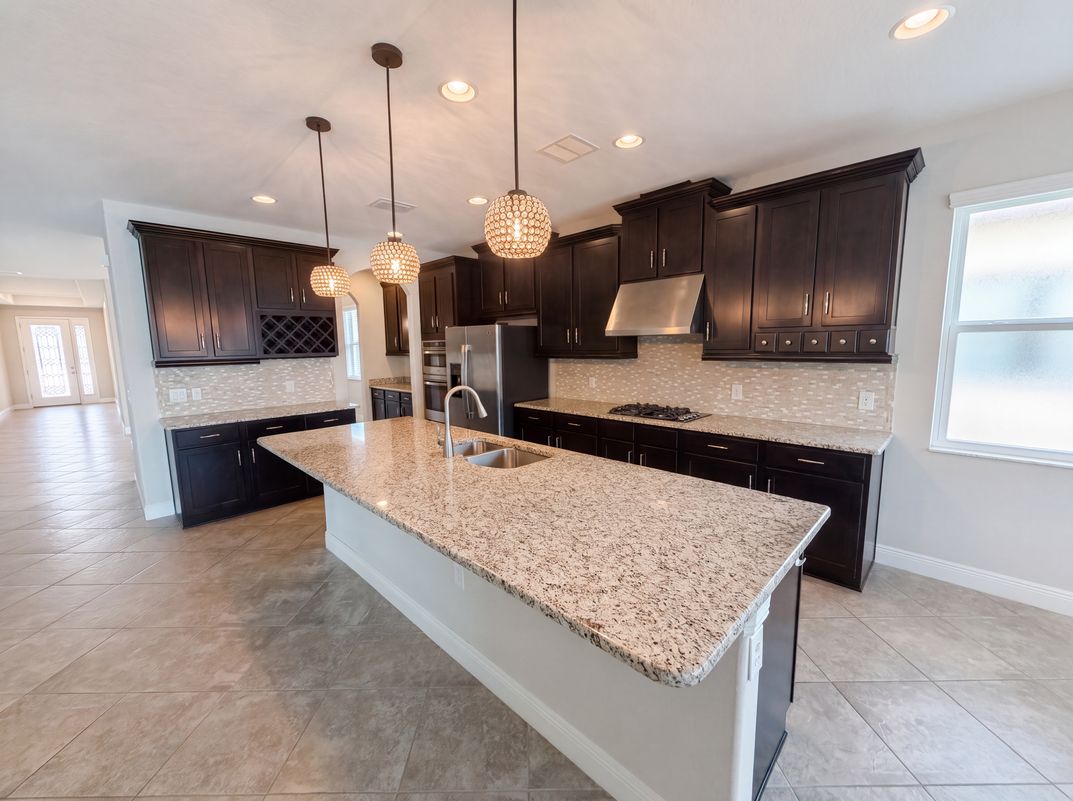 Property photo 2 of 2575 Grand Lakeside Dr