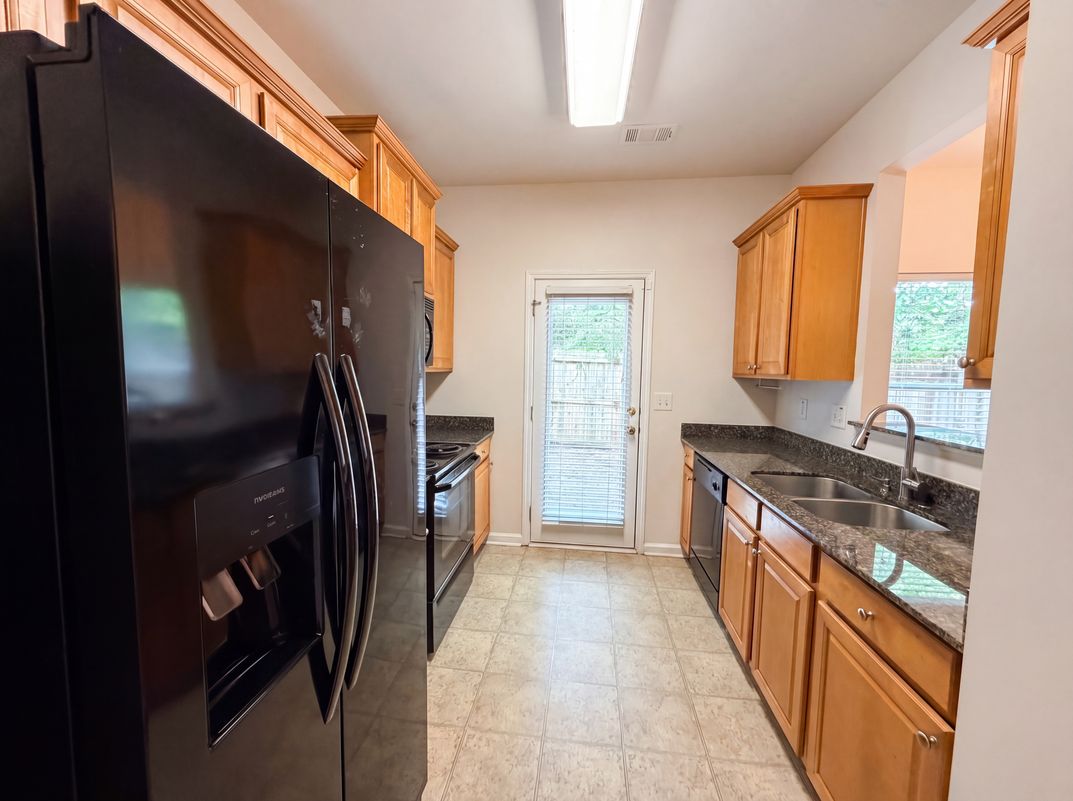 Property photo 2 of 471 Tufton Trl SE