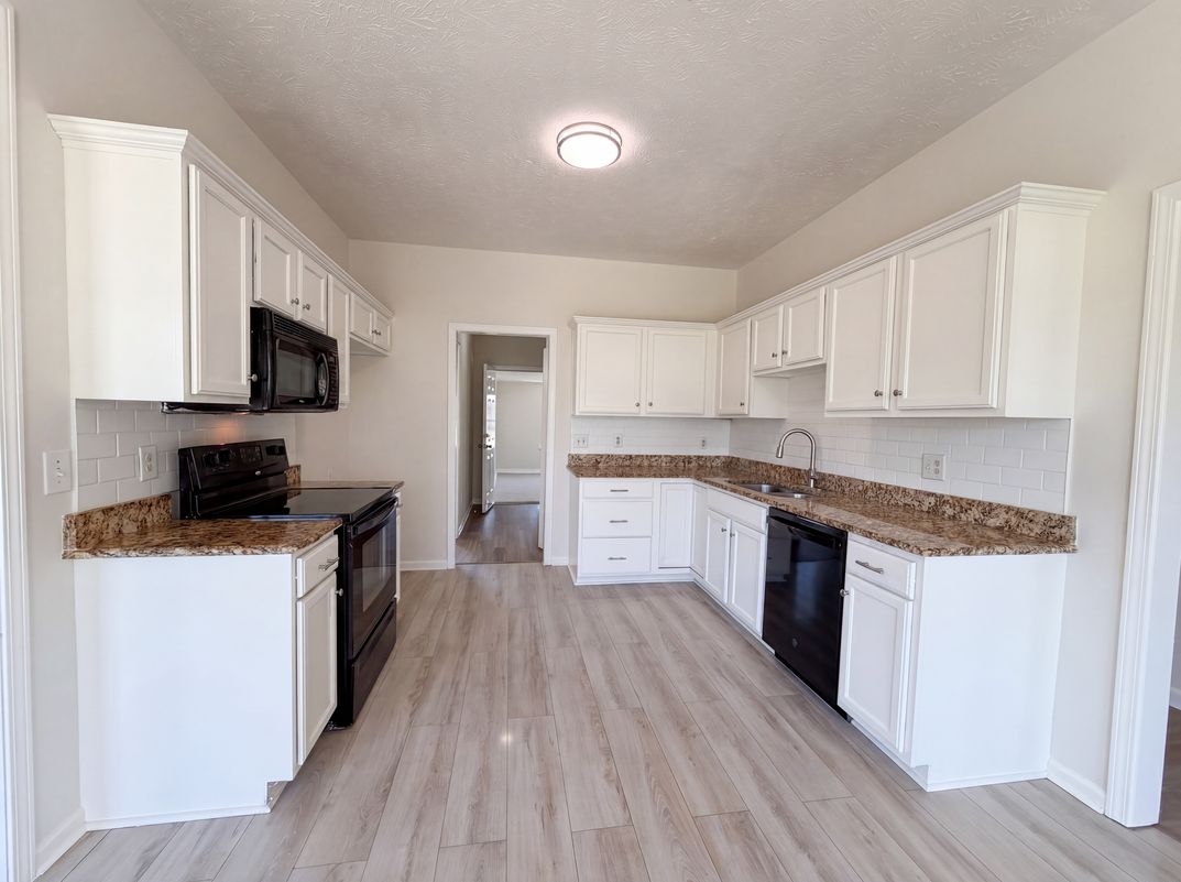 Property photo 2 of 425 Long Creek Dr