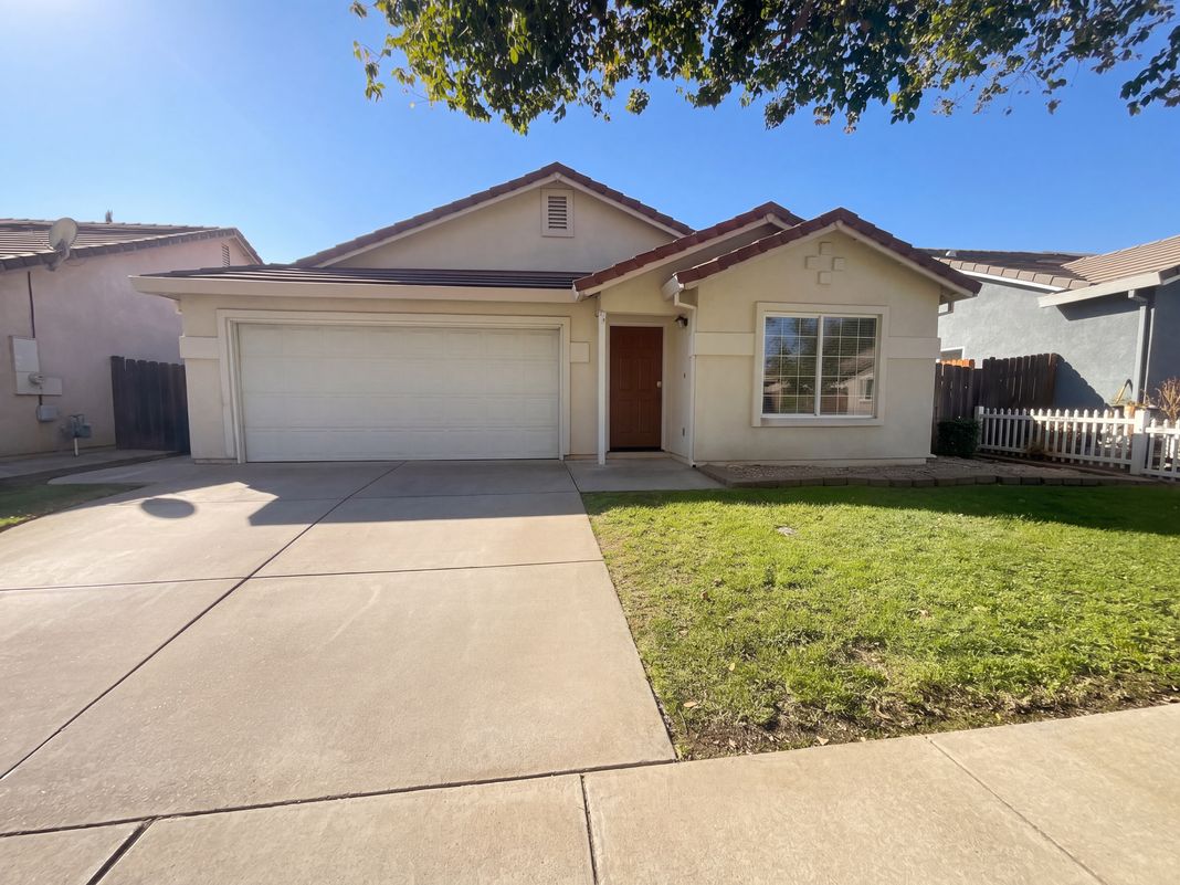 Property photo 1 of 1864 Woodland Dr