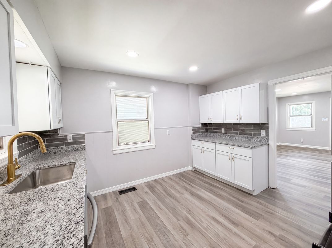 Property photo 3 of 7425 Martin St