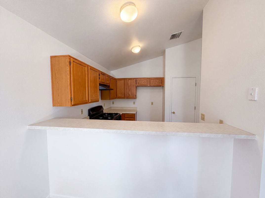 Property photo 2 of 1497 W Argyle Ave
