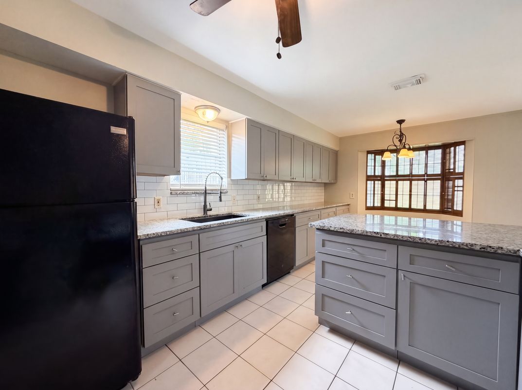 Property photo 2 of 9606 Ballin David Dr