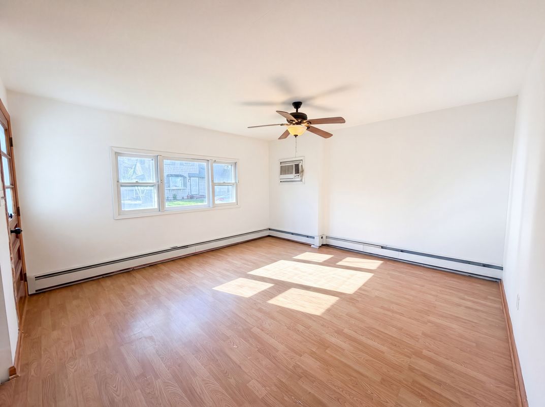 Property photo 3 of 578 Garden Ave