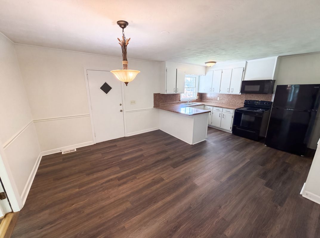 Property photo 2 of 5100 Robinwood Dr