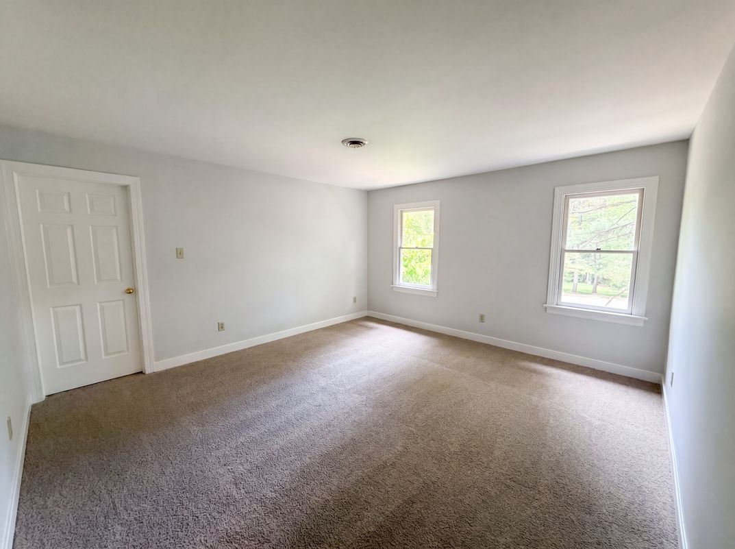 Photo 12 of 21 of 5517 W Bay Ct, Midlothian, VA