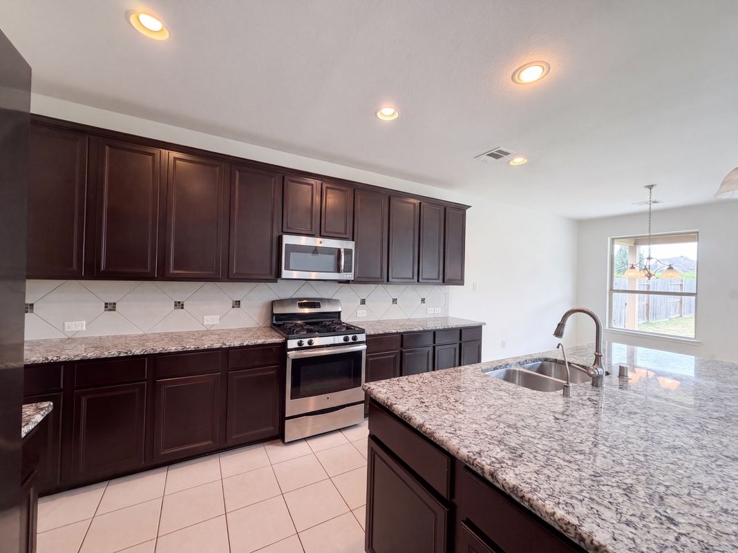 Property photo 2 of 19607 Pecos Bend Ct