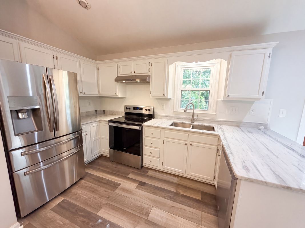 Property photo 2 of 7816 Foxwood Dr