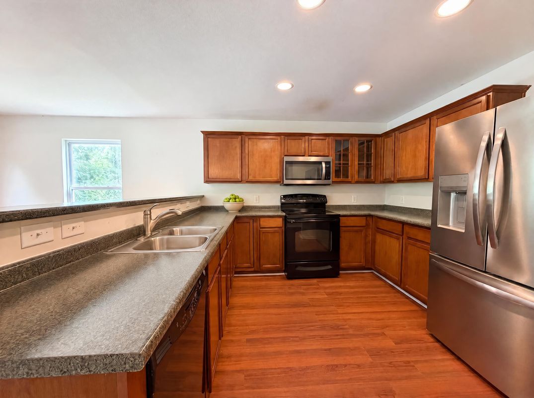 Property photo 2 of 382 Kendall Dr