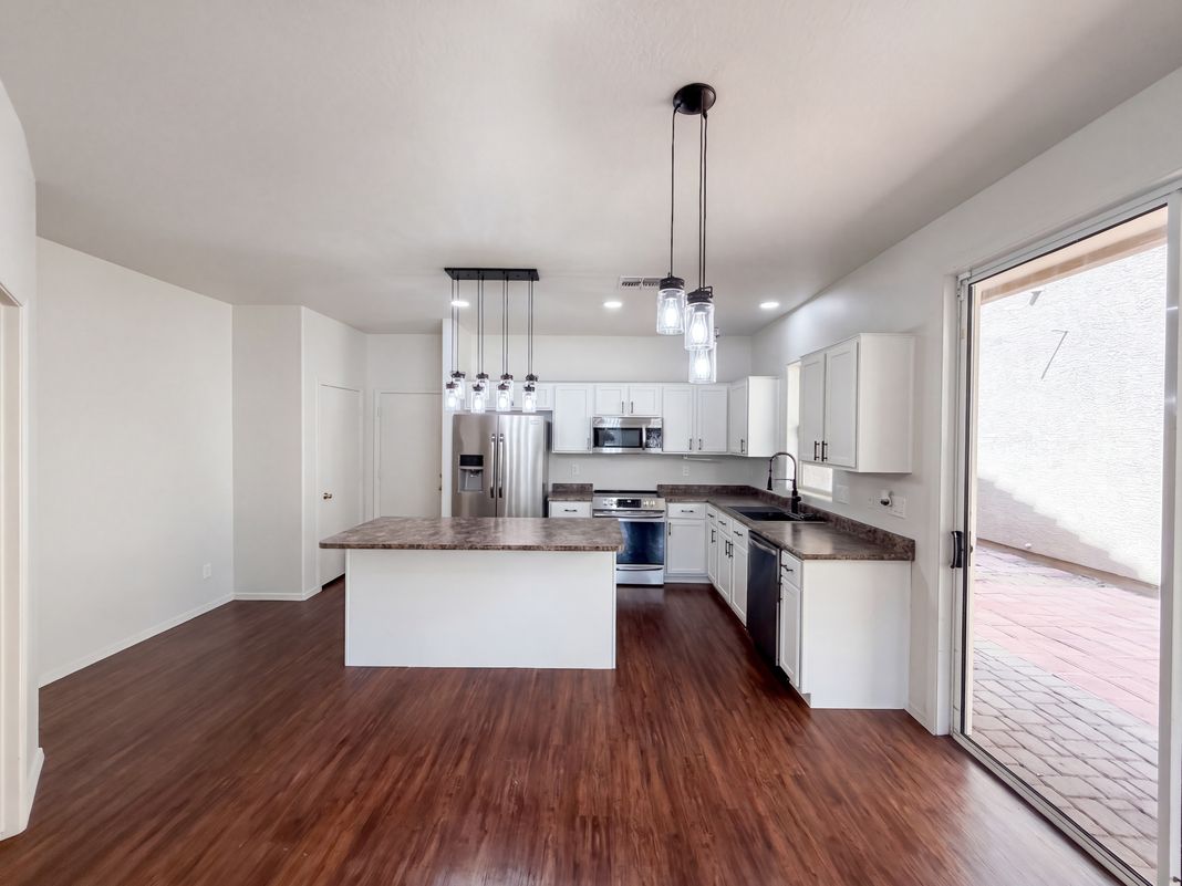 Property photo 2 of 5416 W Albeniz Pl