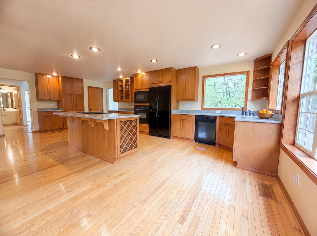 Property photo 2 of 14292 SE Meadows Ln
