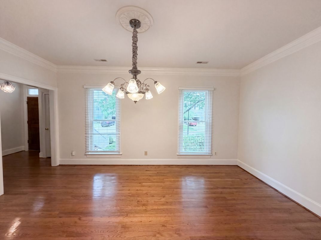 Photo 9 of 21 of 7906 Elphin Ct, Charlotte, NC