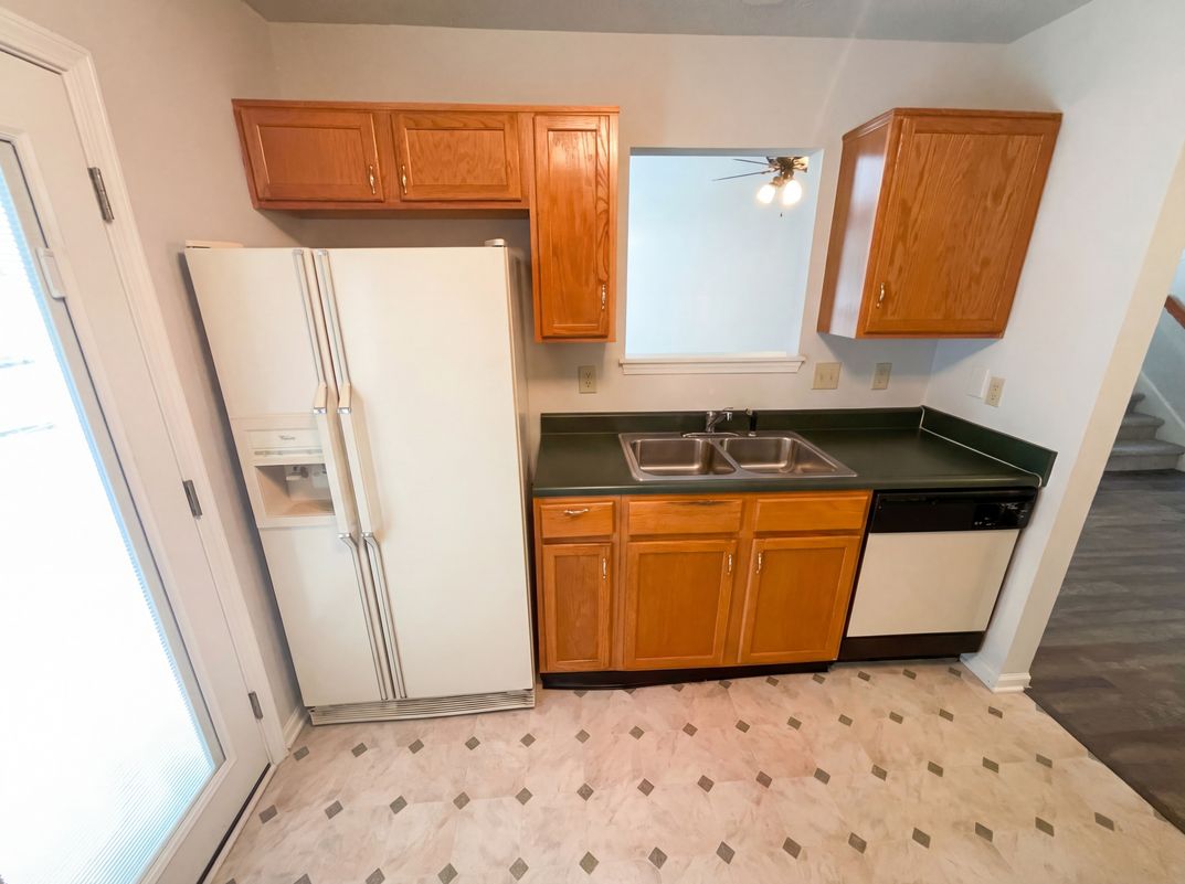 Photo 13 of 24 of 4925 Pembridge Dr, Indianapolis, IN