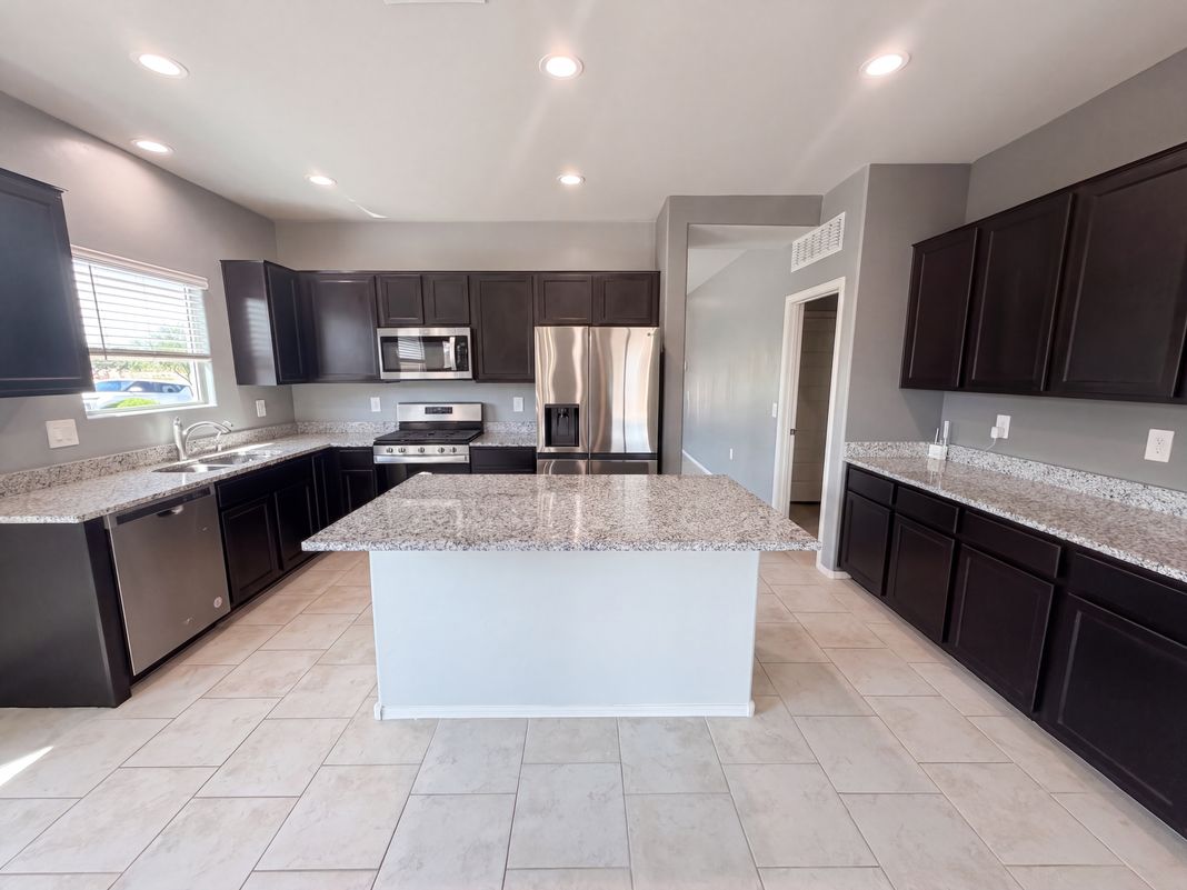 Property photo 2 of 6867 S Portugal Ave