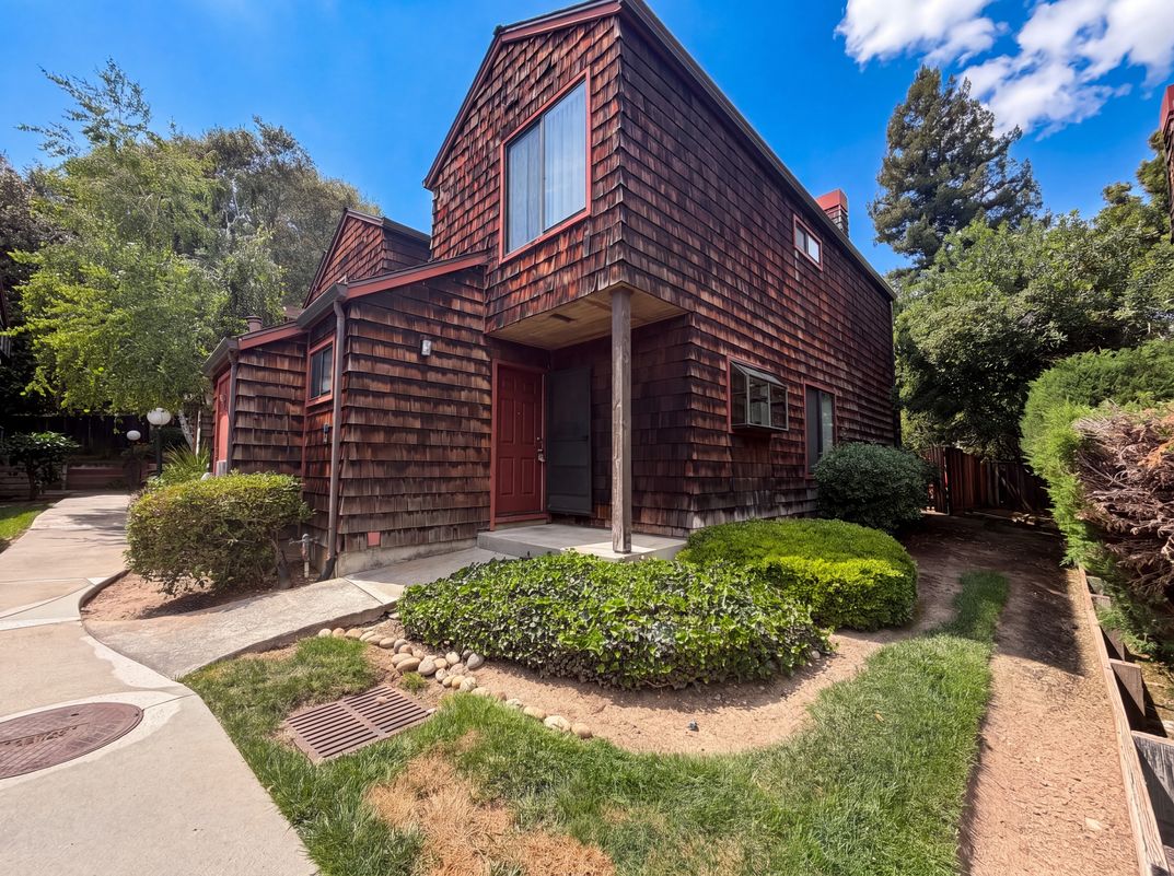 Property photo 1 of 1555 Hecker Pass Rd Apt C101