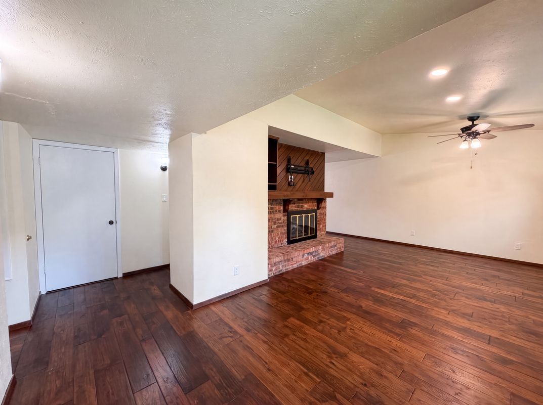 Property photo 3 of 530 Shadowcrest Ln