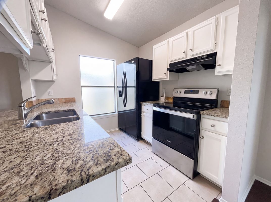 Property photo 2 of 15009 Winter View Dr