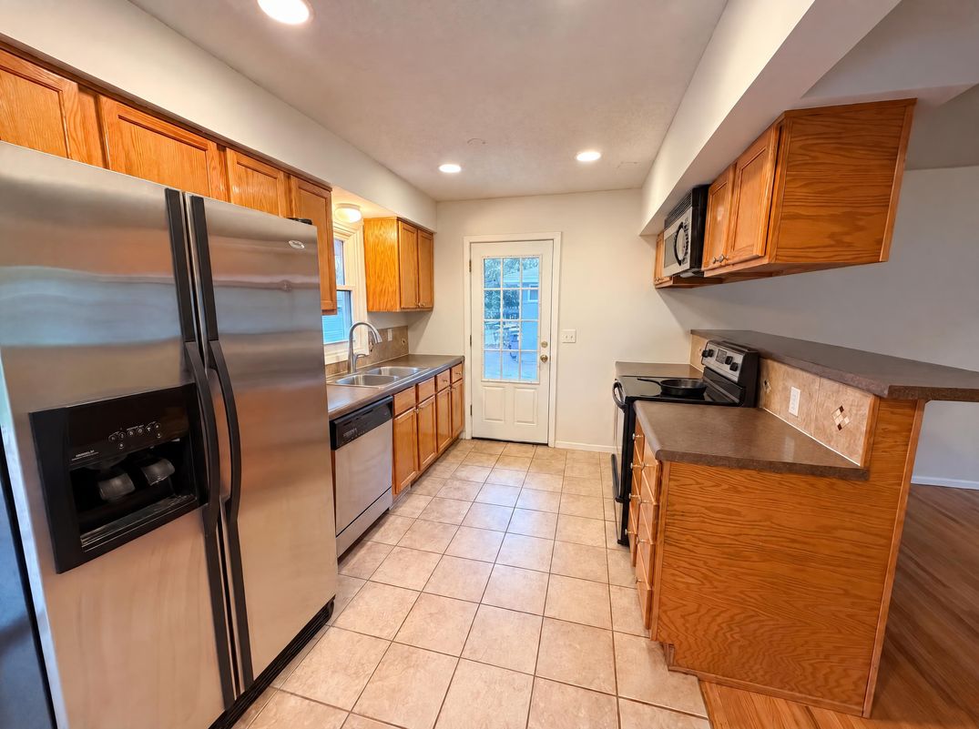 Property photo 2 of 2807 Ohenry Rd