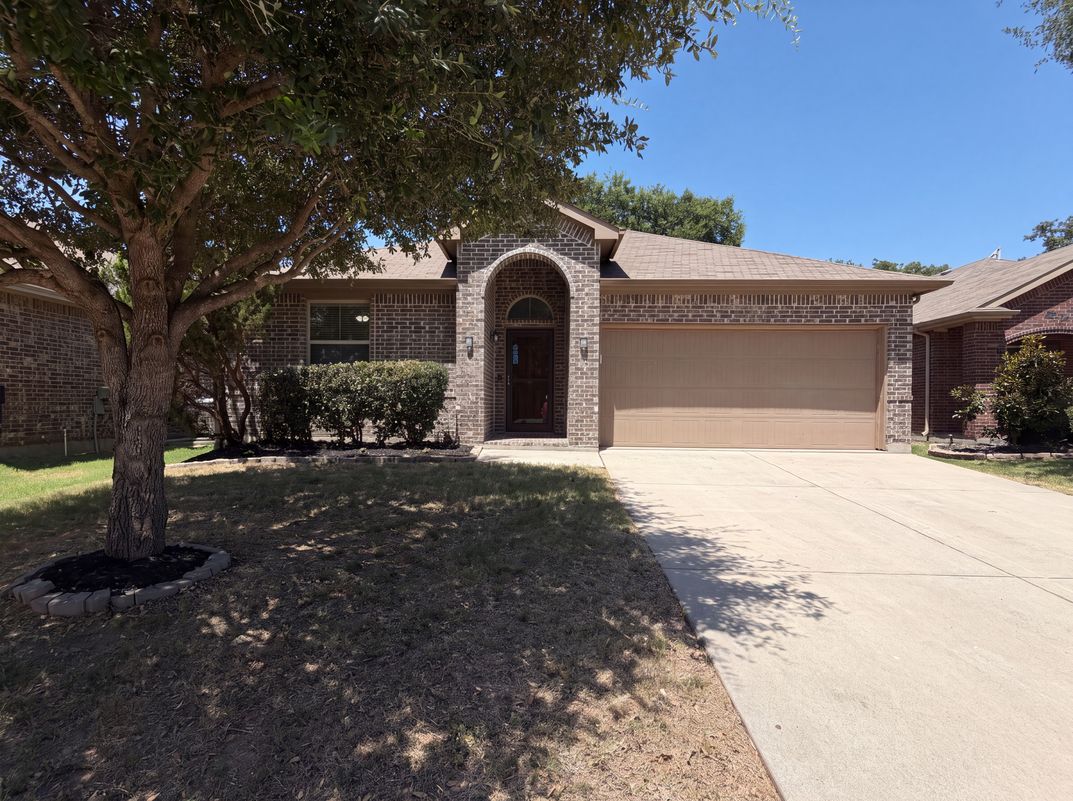 Photo 18 of 20 of 1108 Edgewater Dr, Azle, TX