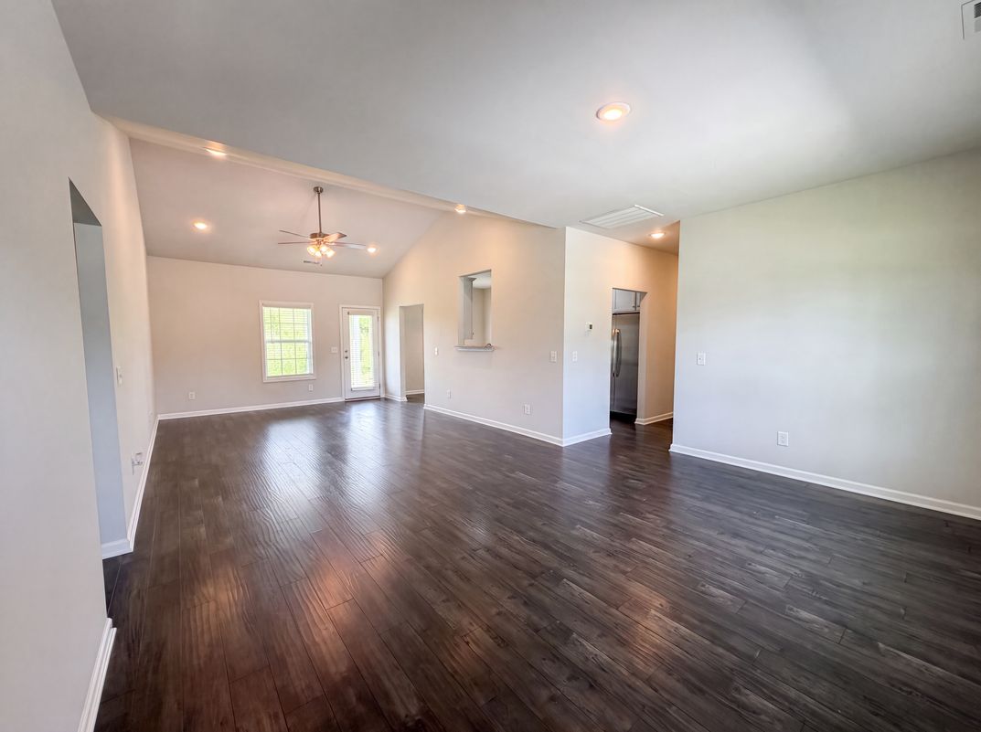 Property photo 3 of 734 Mitscher Dr