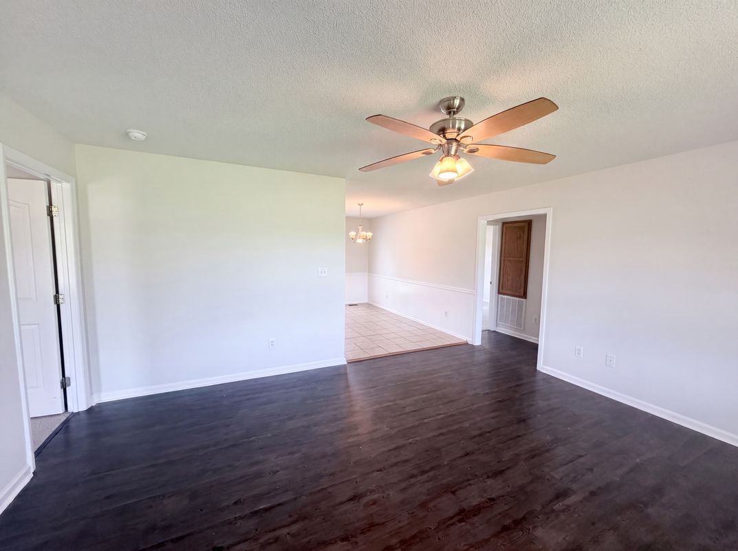 Property photo 3 of 2243 Mintew Cir