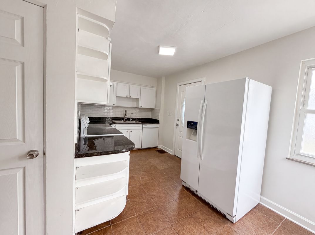 Property photo 2 of 651 Raleigh Dr