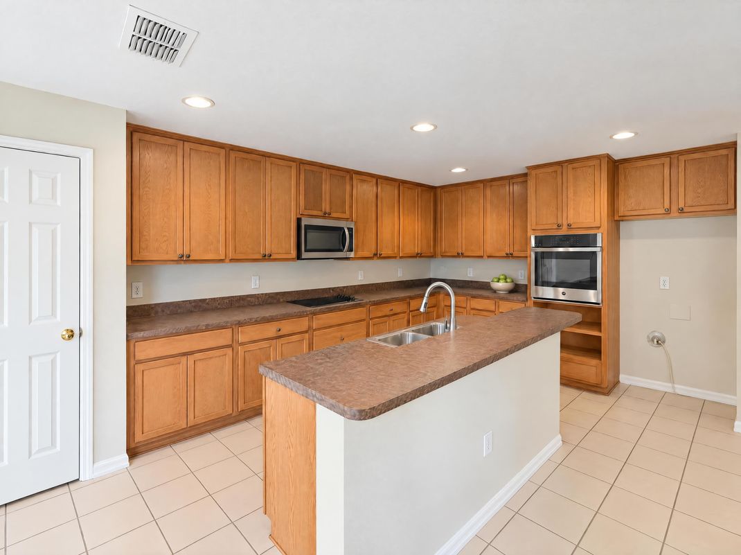 Property photo 2 of 2474 Mallow Oak Ct