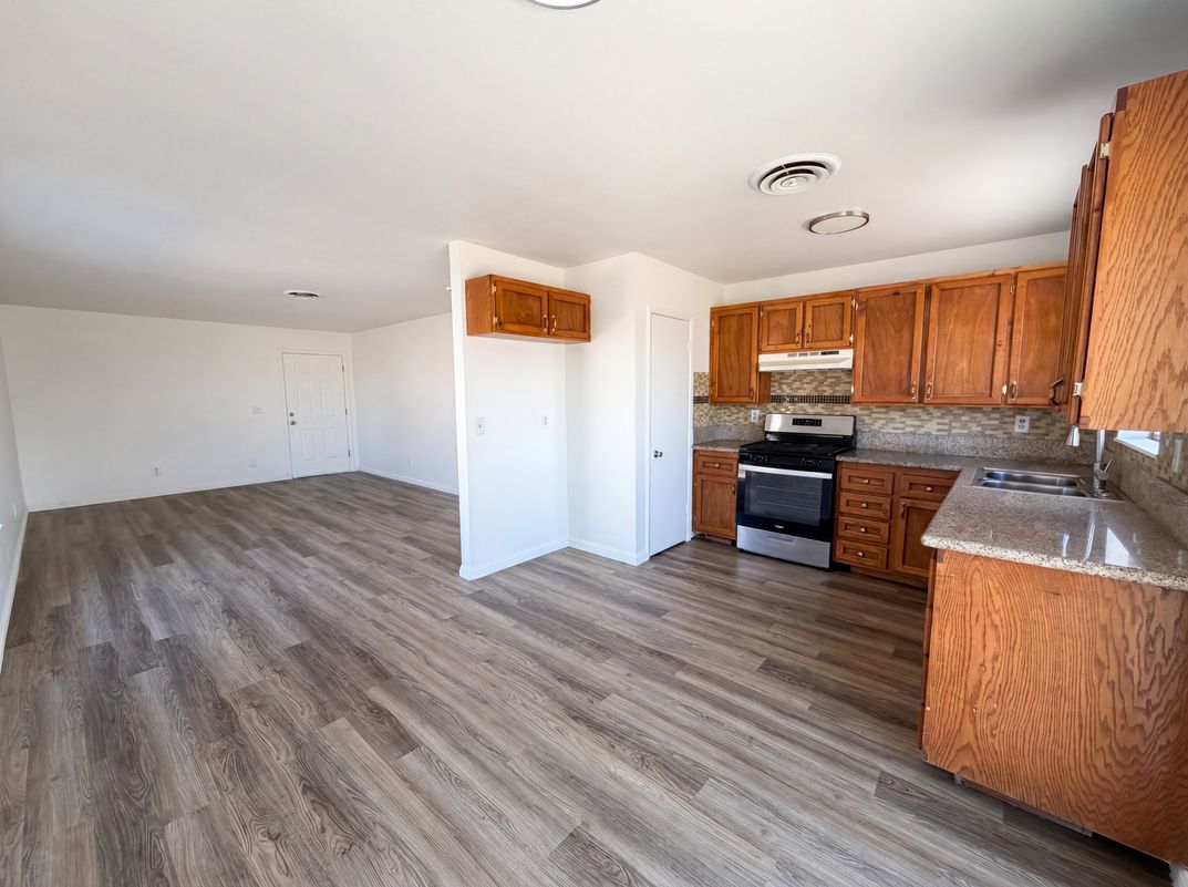Photo 7 of 44 of 4018 Shady Oak Dr, Las Vegas, NV