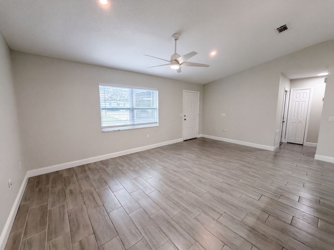 Property photo 3 of 8165 Ridge Rd
