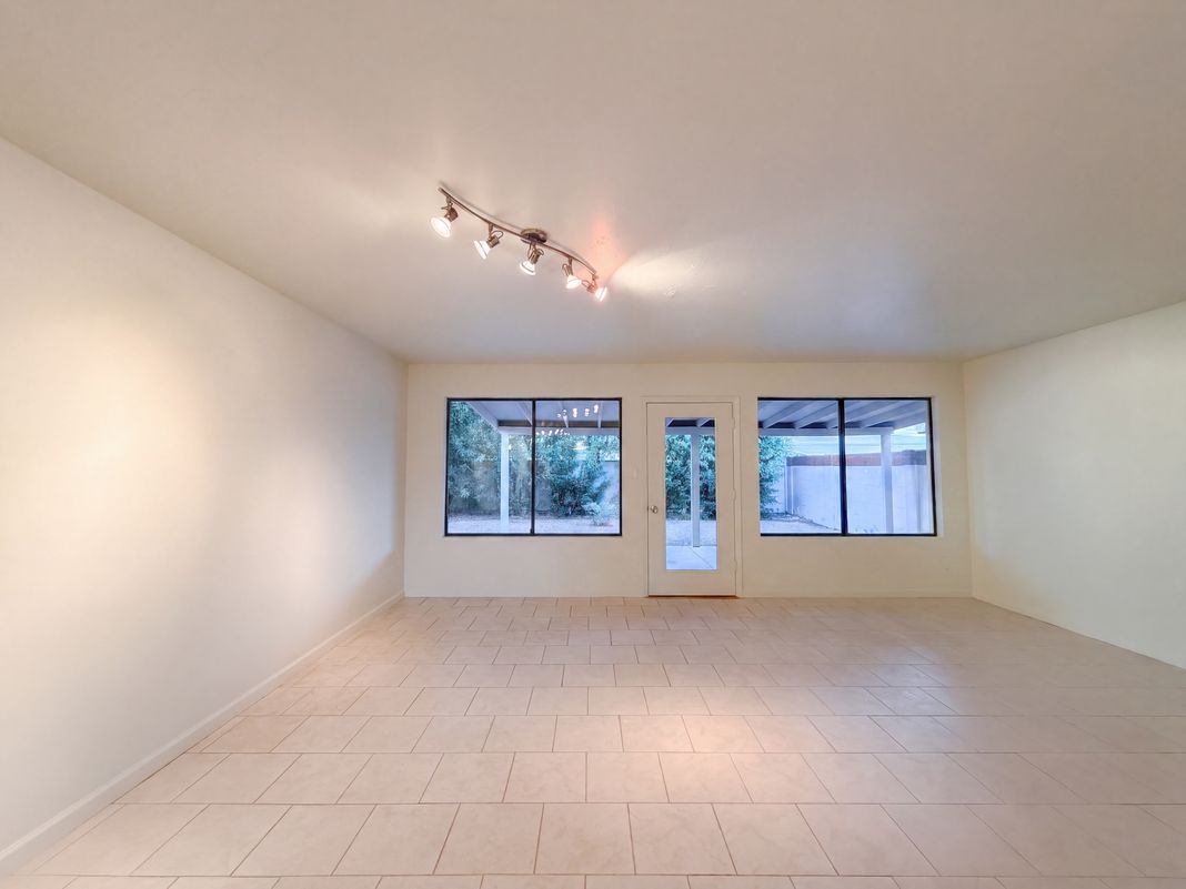 Property photo 3 of 7700 E Meadowbrook Ave