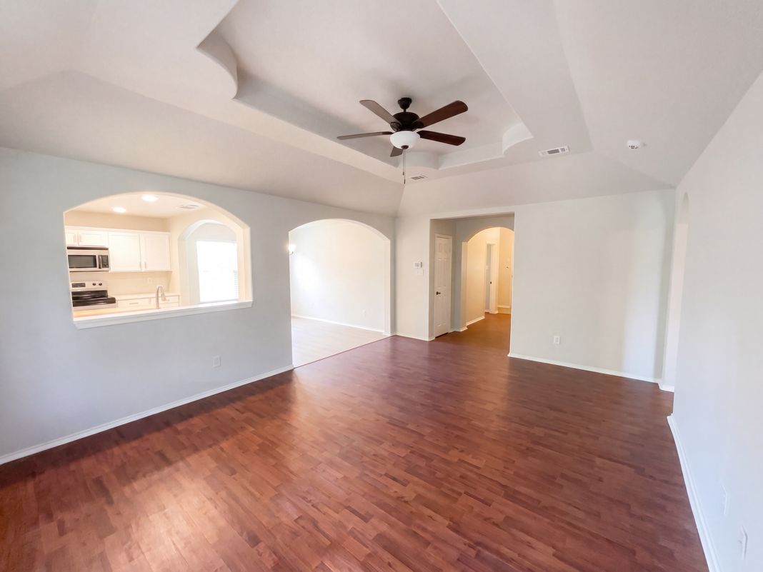 Property photo 3 of 8222 Grissom Cir