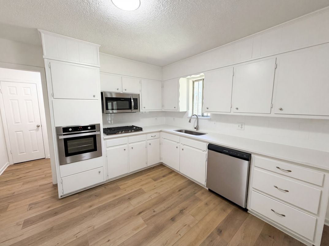 Property photo 2 of 607 State St
