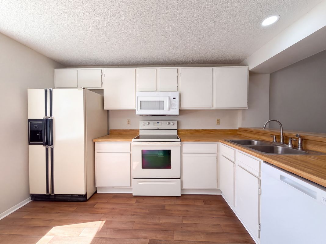 Property photo 2 of 3803 60th St W