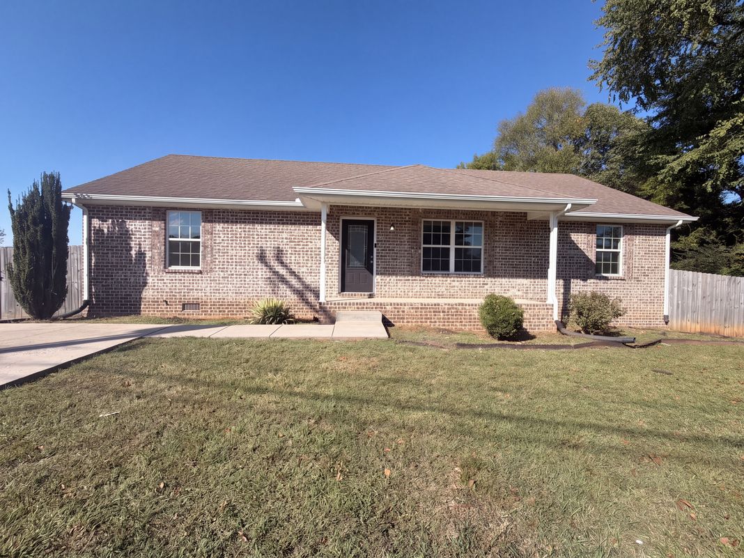 Property photo 1 of 141 Thacker Dr