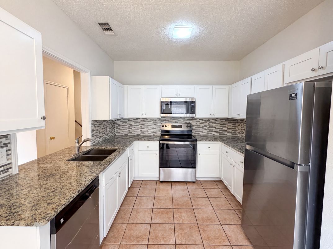 Property photo 2 of 3500 E Park Blvd Apt 102