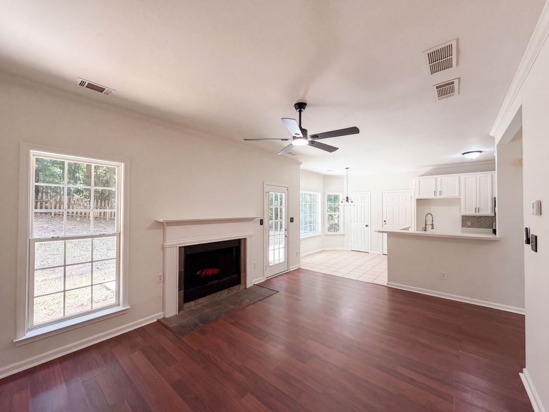 Property photo 3 of 275 Forrest Ave