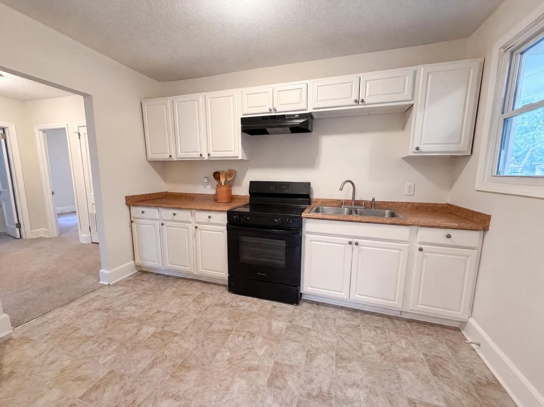 Property photo 2 of 4300 Hulda Ave