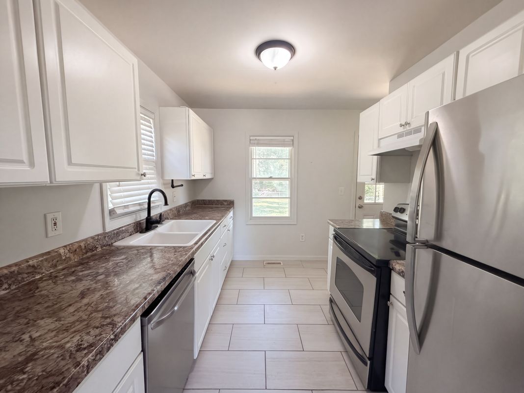 Property photo 2 of 21809 S Peculiar Dr