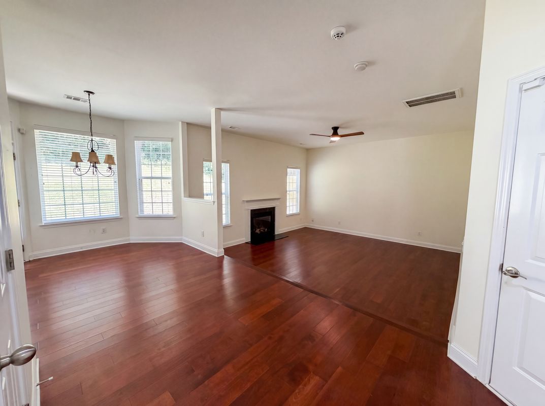 Property photo 3 of 10050 Montrose Dr NW