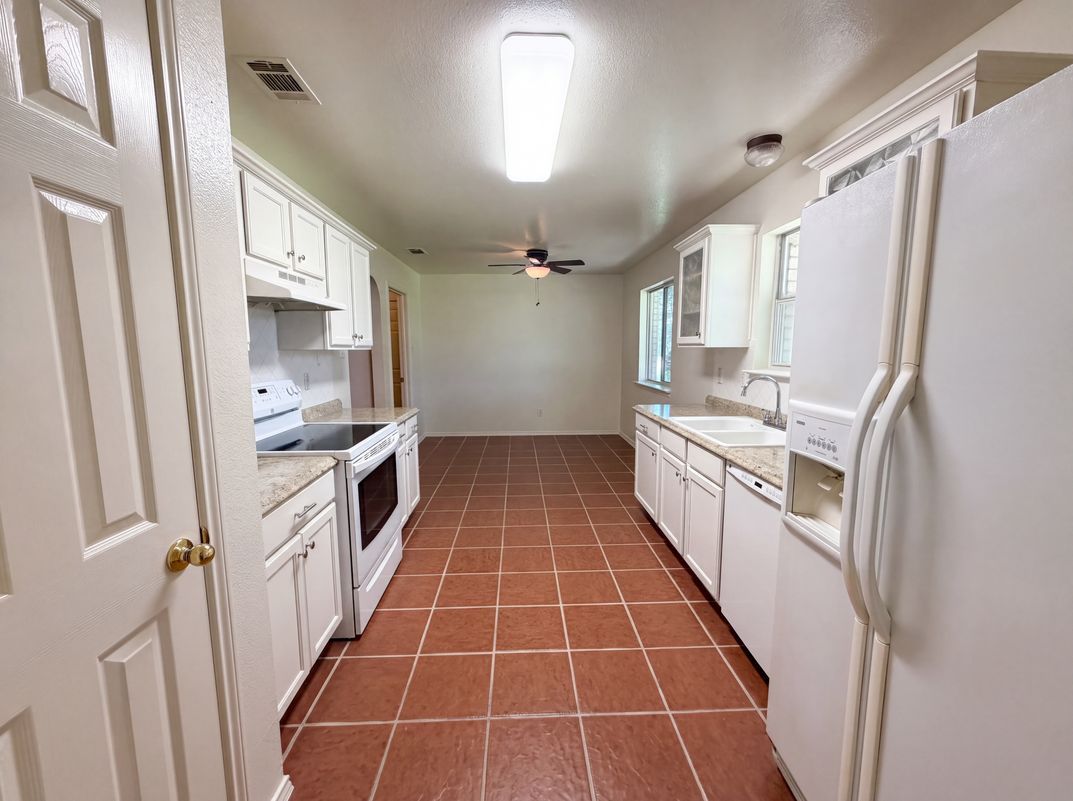 Property photo 2 of 3707 Gowen Ct