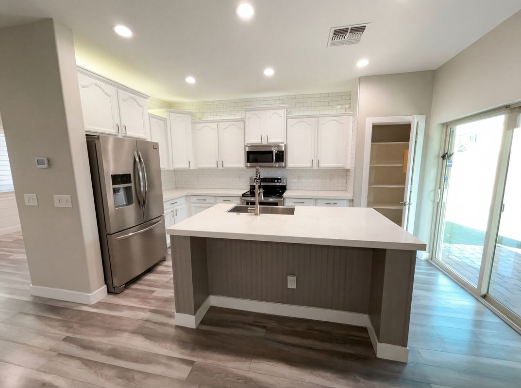 Property photo 2 of 1099 E Sourwood Dr