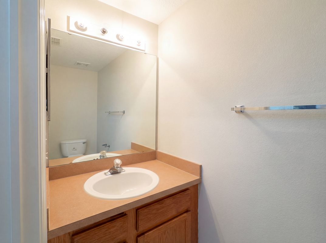 Photo 15 of 24 of 1021 Dekleva Dr, Apopka, FL