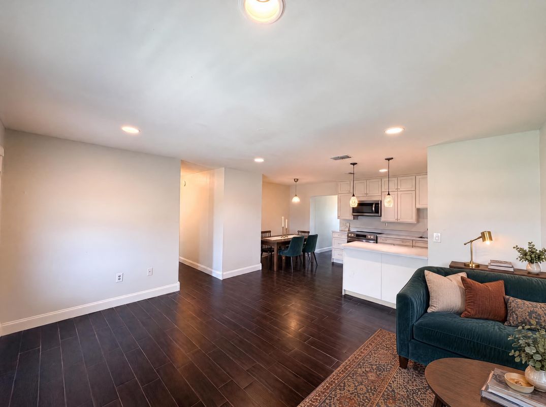 Property photo 3 of 4147 Willow South Dr
